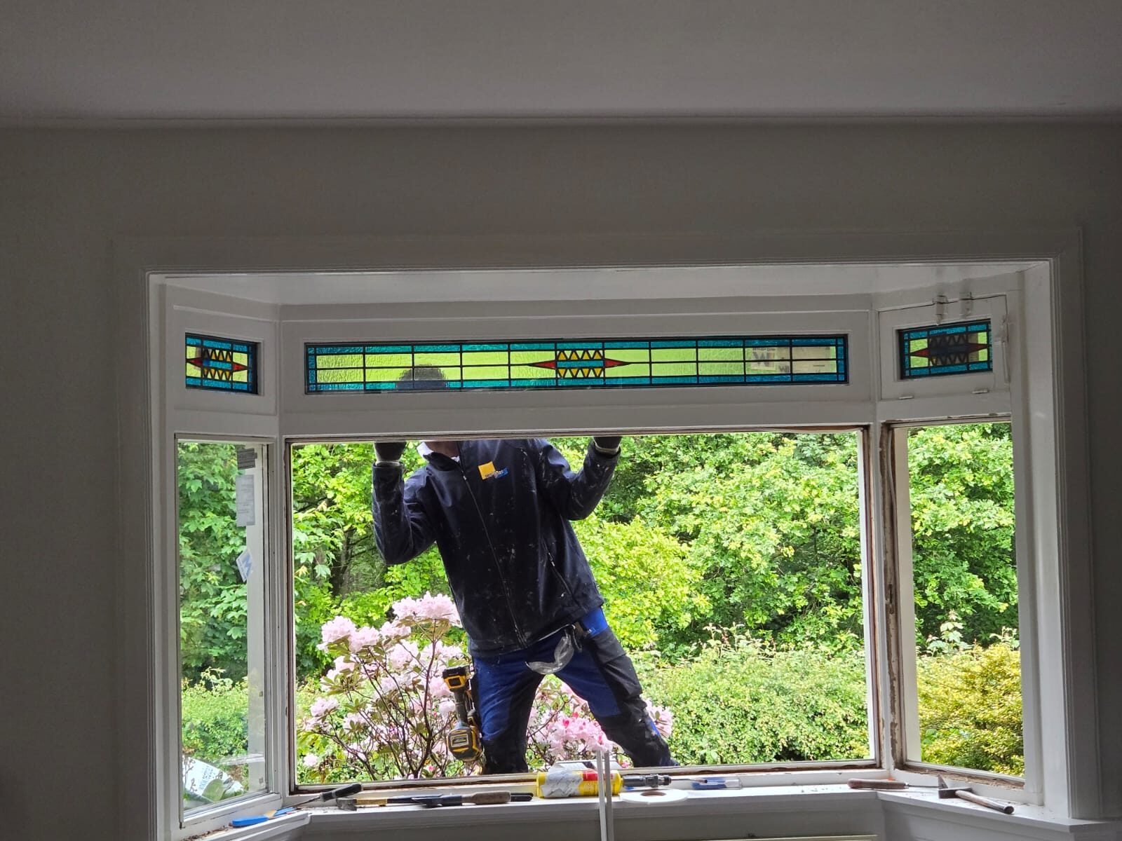 Glaszetter van RegioGlas, persoonlijk aanspreekpunt bij glasschade in Gelderland